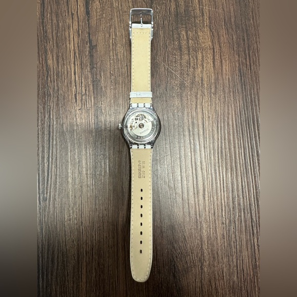 VGUC Swatch White Women’s Watch - Picture 8 of 9